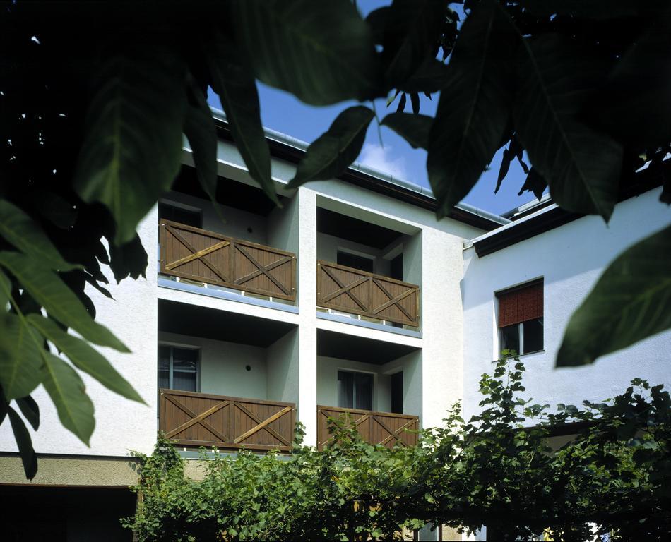 Hotel Voeslauerhof Bad Voeslau Exterior photo